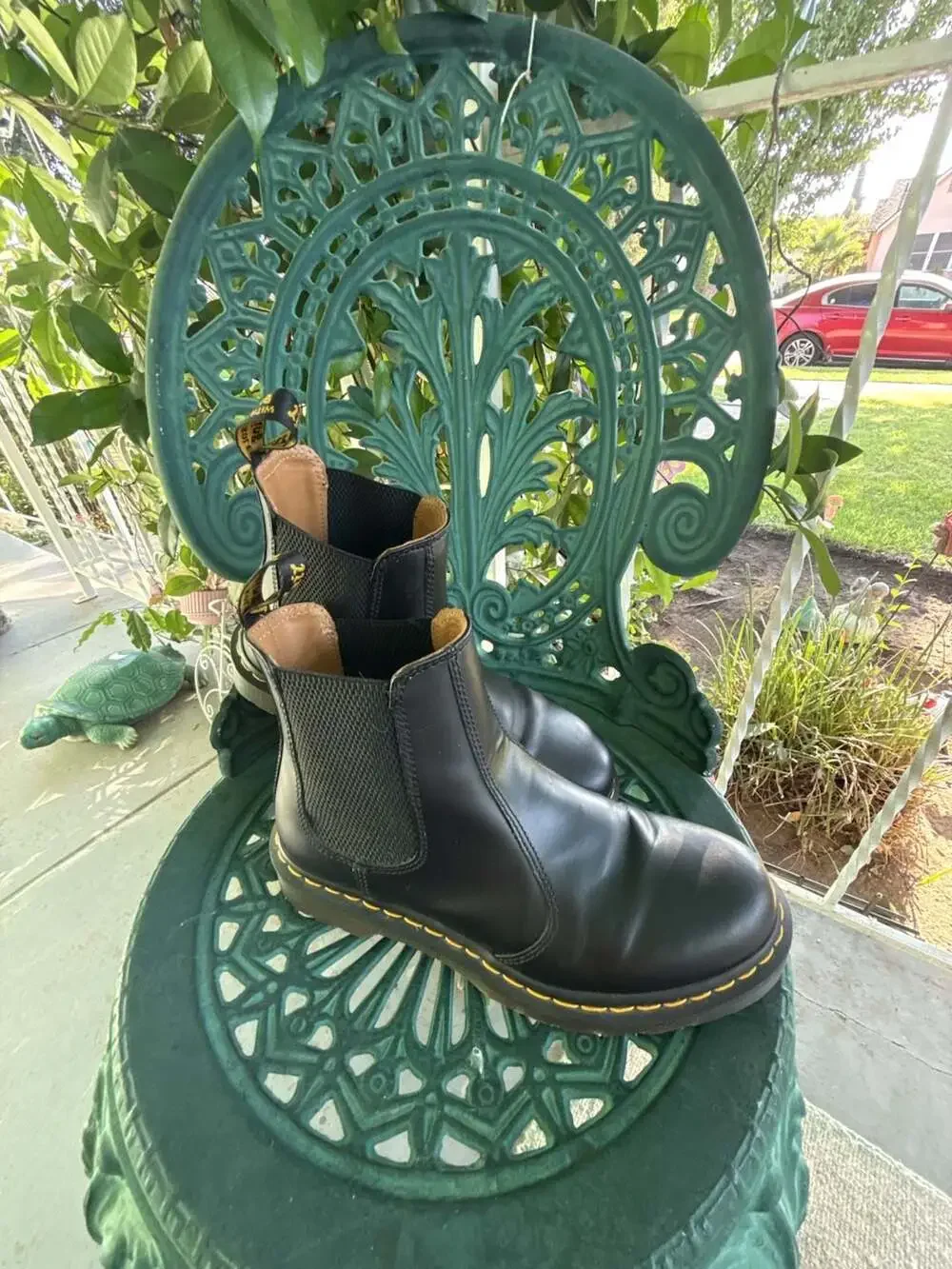 Dr. Martens 2976 Yellow Stitch Smooth Leather Chelsea Goth Grunge